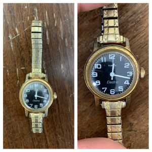 Vintage Women's Gold Timex Electric Analog Black‎ Face Speidel band Wrist Watch